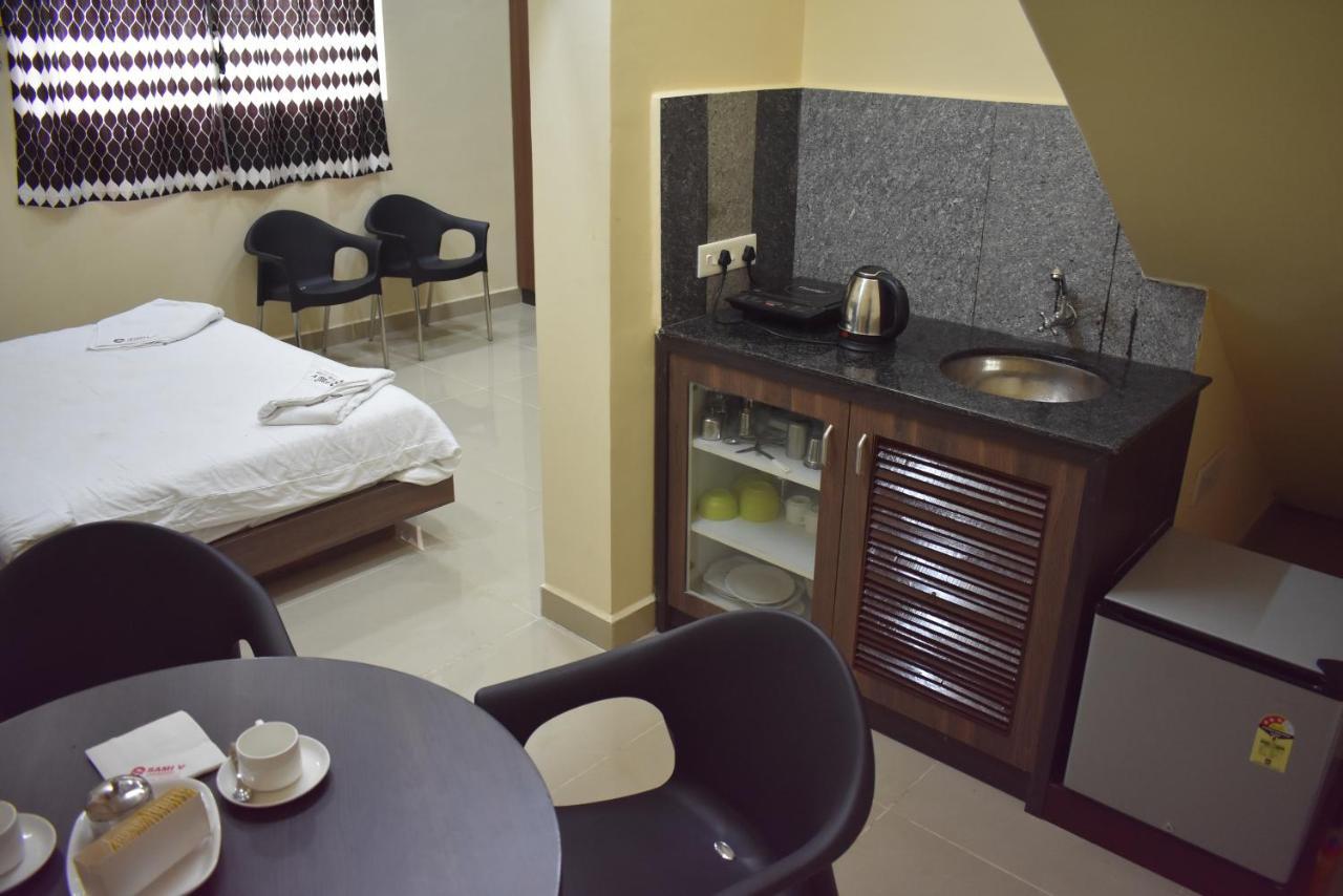 Hotel Sami V Landmarks Arantangi ภายนอก รูปภาพ