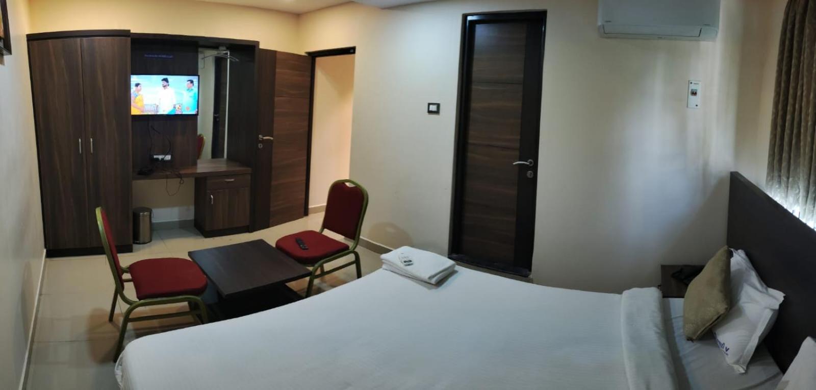 Hotel Sami V Landmarks Arantangi ภายนอก รูปภาพ