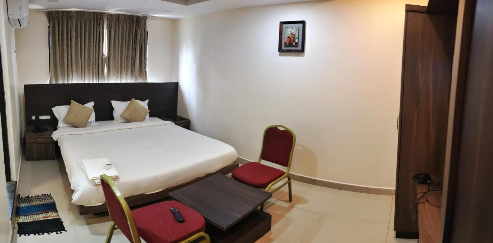 Hotel Sami V Landmarks Arantangi ภายนอก รูปภาพ