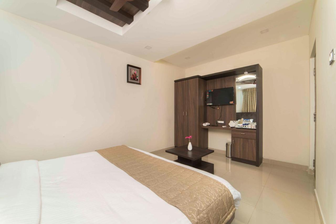 Hotel Sami V Landmarks Arantangi ภายนอก รูปภาพ