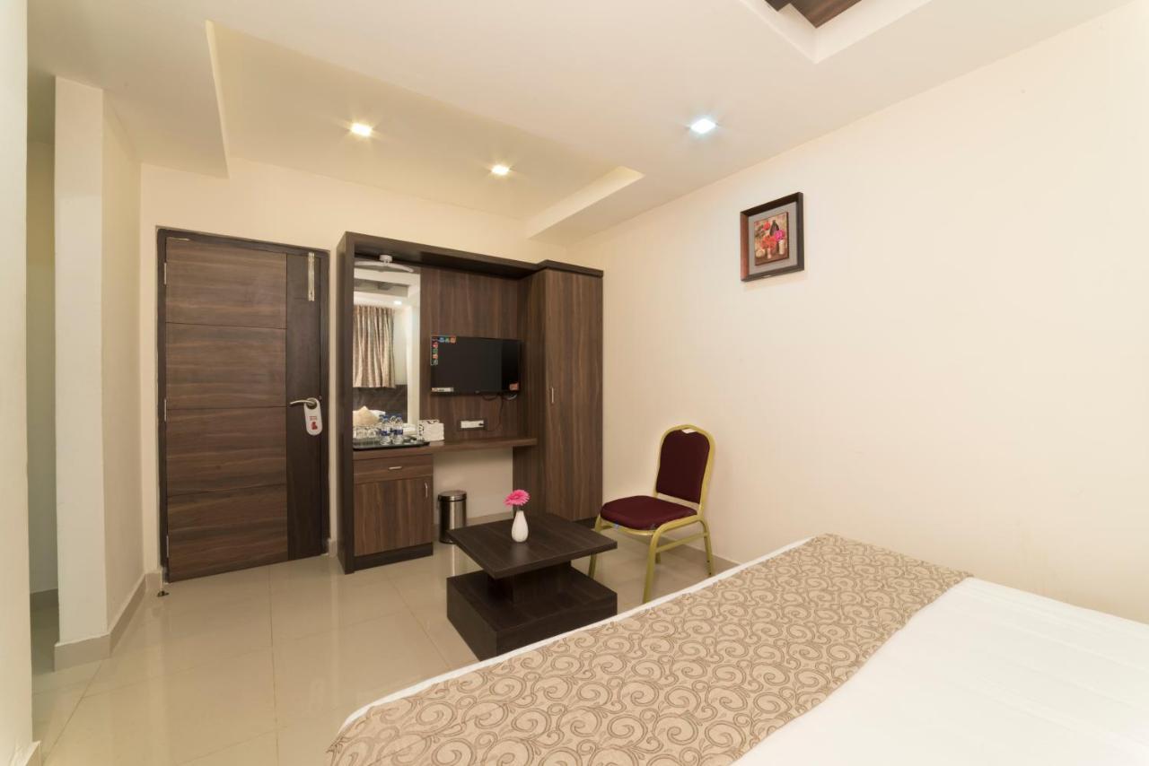 Hotel Sami V Landmarks Arantangi ภายนอก รูปภาพ