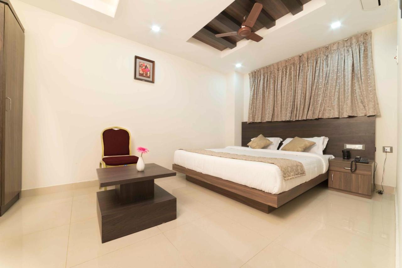 Hotel Sami V Landmarks Arantangi ภายนอก รูปภาพ