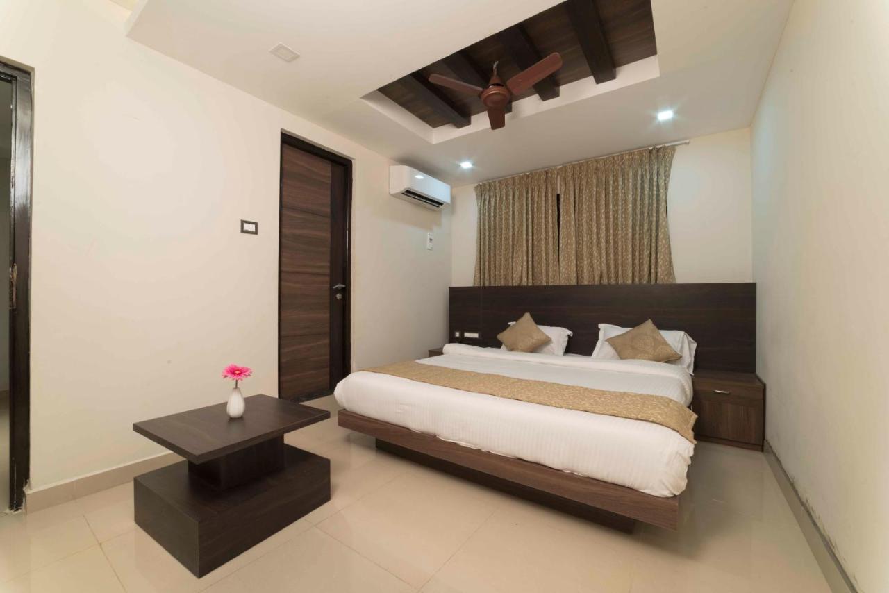 Hotel Sami V Landmarks Arantangi ภายนอก รูปภาพ